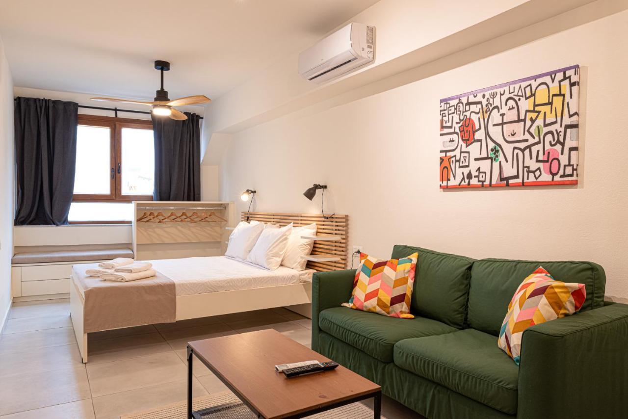Flat 18/21
